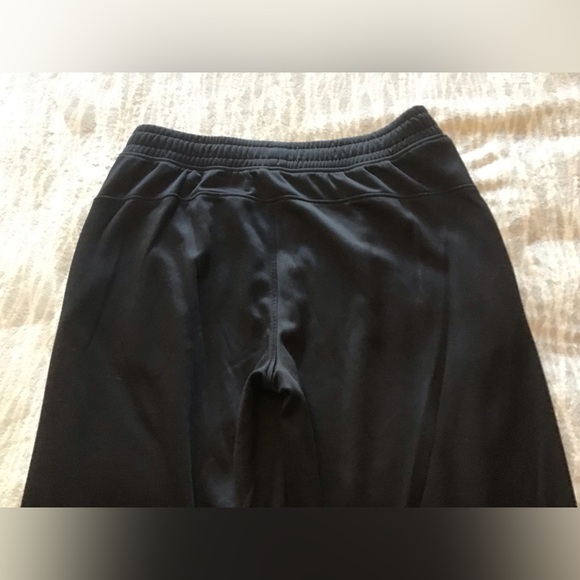 Old Navy Active Men’s Tapered Pants - Picture 4 of 4